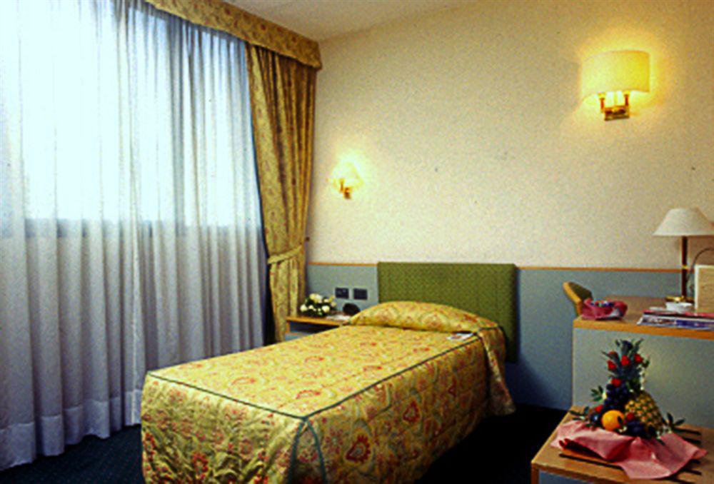 Rege Hotel San Donato Milanese Εξωτερικό φωτογραφία